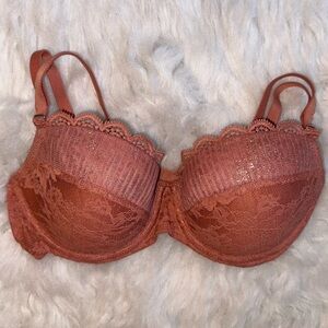 VS Lightly Lined Lace Bra